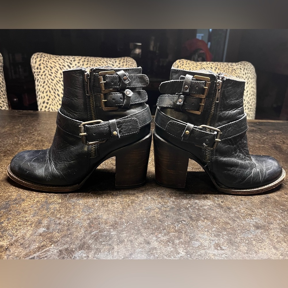 Free Bird Black Booties with Buckles & Red Leather Tassels, 8 - Picture 4 of 11